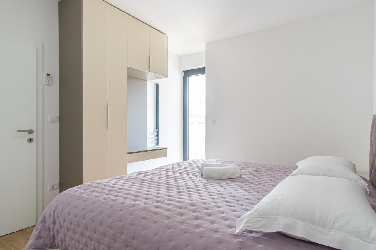 Ledeno More Luxury Apartments Split Exterior photo